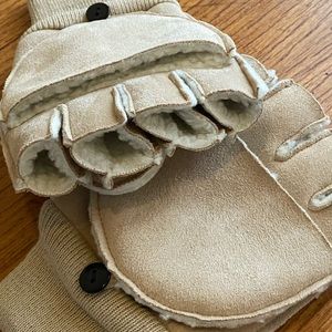 Urban outfitters gloves 2/$15!!